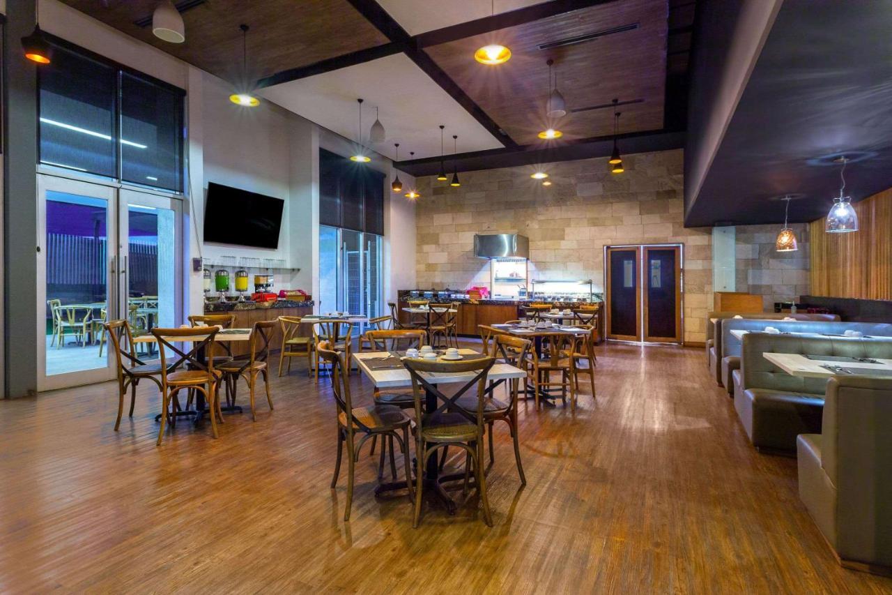 Tryp By Wyndham San Luis Potosi Hotel & Suites Buitenkant foto