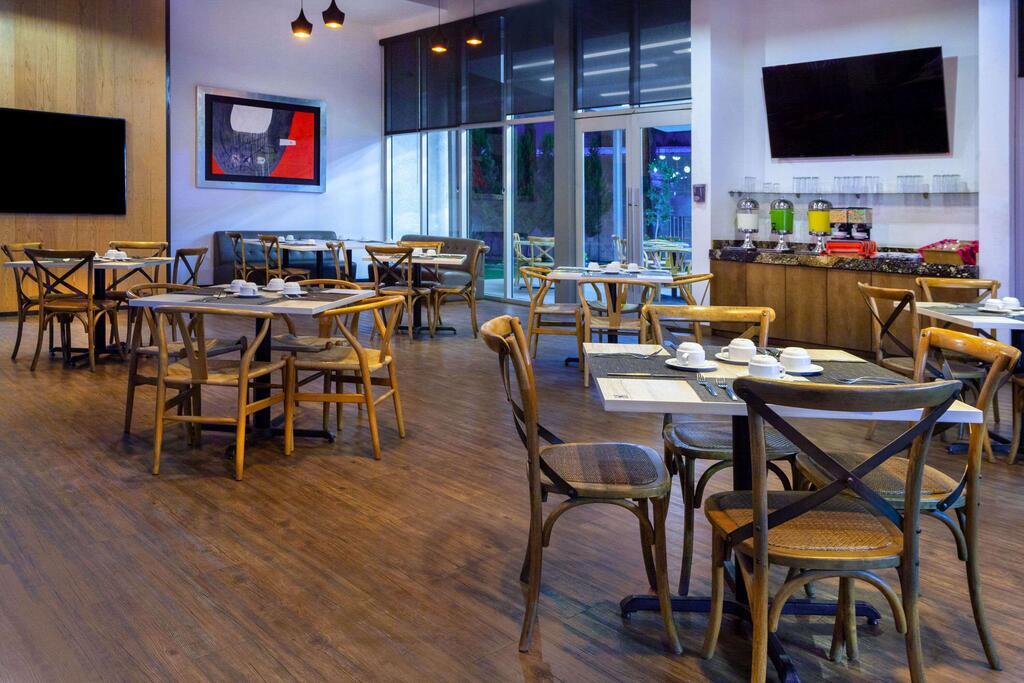 Tryp By Wyndham San Luis Potosi Hotel & Suites Buitenkant foto